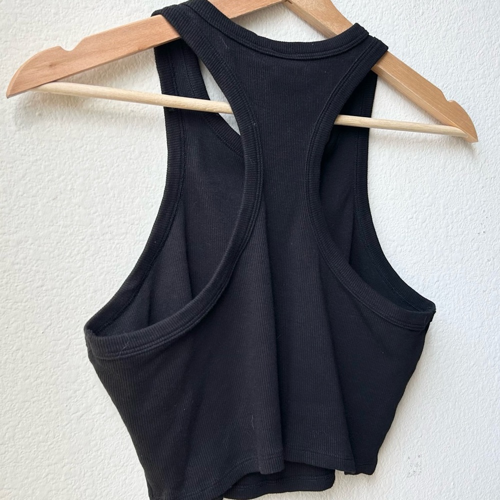 ALO Yoga Black White Aspire Cropped Tank Top Sz M - Picture 9 of 12